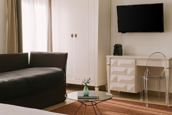 Salute Palace powered by Sonder image 19